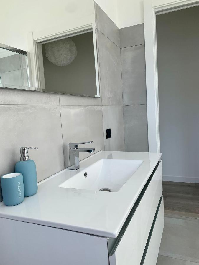 Marti' S House Apartment Olginate Bagian luar foto